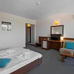 Glarus ホテル 4*