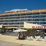 ホテル Glarus 4*