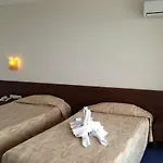 ホテル Glarus 4*