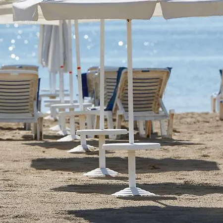 מלון Glarus Beach& Aqua Park