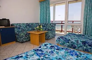 Glarus Beach& Aqua Park מלון 4*