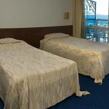 Glarus Beach& Aqua Park 4* סאני ביץ'