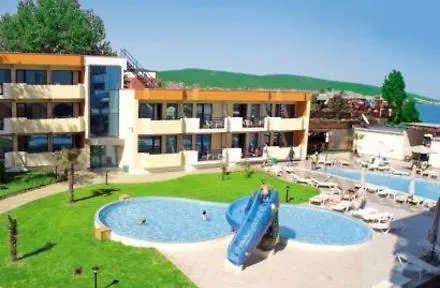 Glarus Beach& Aqua Park מלון סאני ביץ'