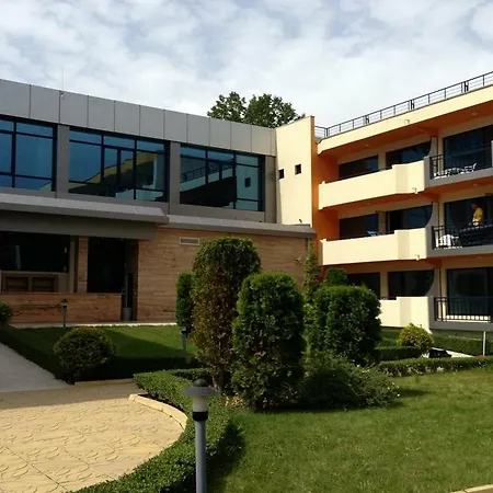 Glarus Beach& Aqua Park מלון 4*