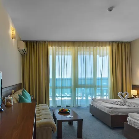 гларус 4*