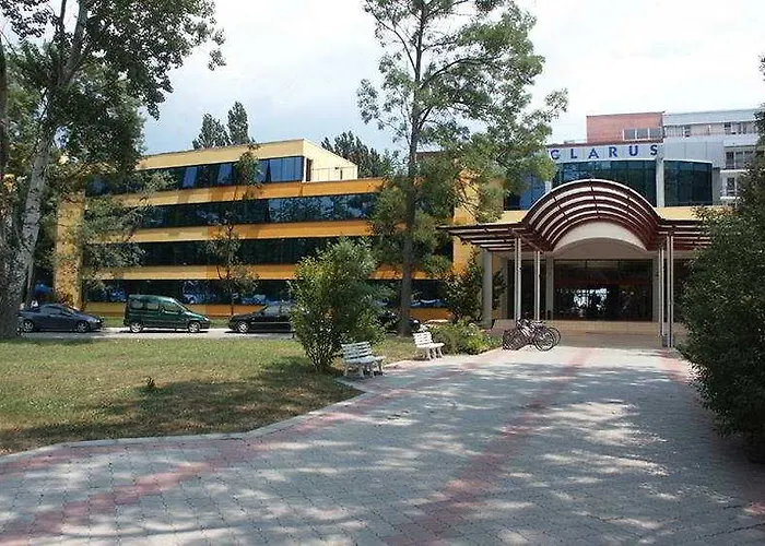 Otel Glarus 4*